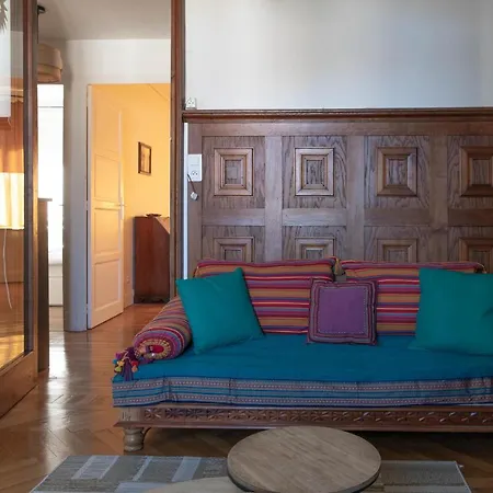 Lägenhet Le Belfort - Grand Avec Terrasse Et Parking Prive Vichy