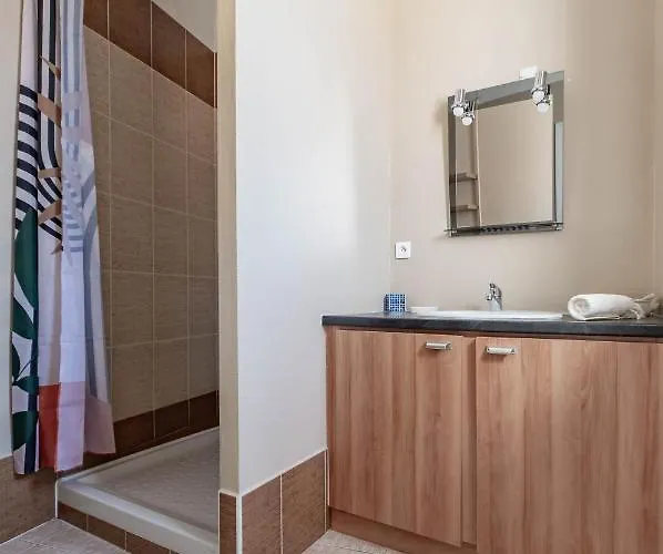 Lägenhet Le Belfort - Grand Avec Terrasse Et Parking Prive *