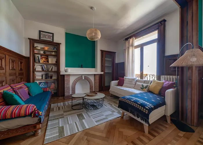 Lägenhet Le Belfort - Grand Avec Terrasse Et Parking Prive *